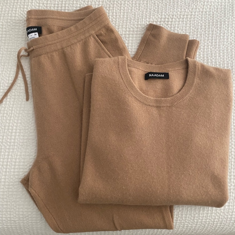 Naadam cashmere set essential sweater & jogger in camel